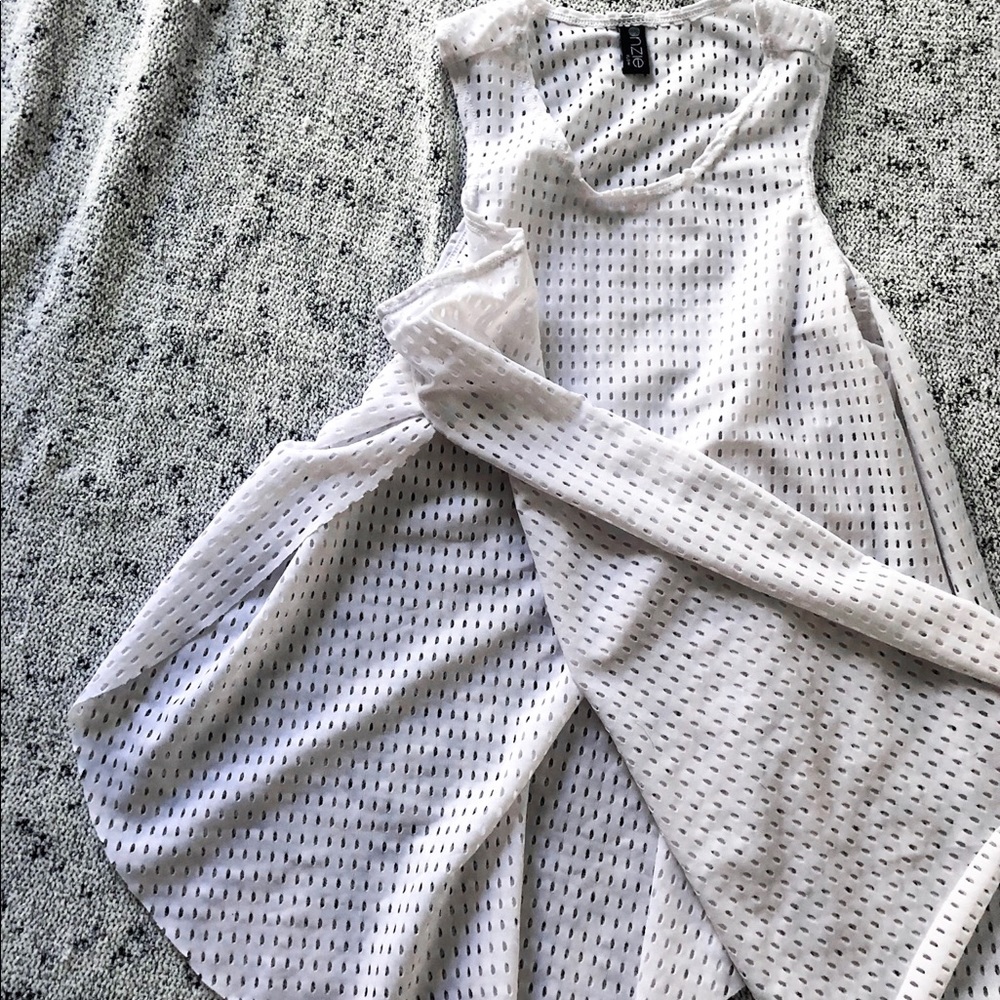 ONZIE white mesh top size small